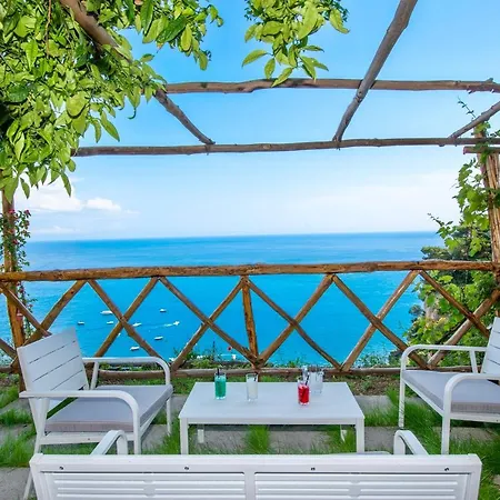 Briganti Seaview Terrace Positano