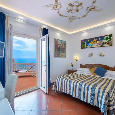 Briganti Seaview Terrace לינה וארוחת בוקר