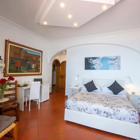 Briganti Seaview Terrace לינה וארוחת בוקר